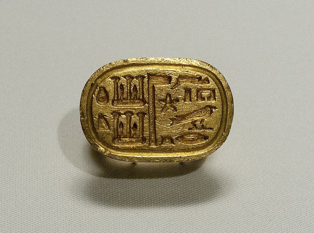 Gold Signet ring, c. 664–525 BC. British Museum.