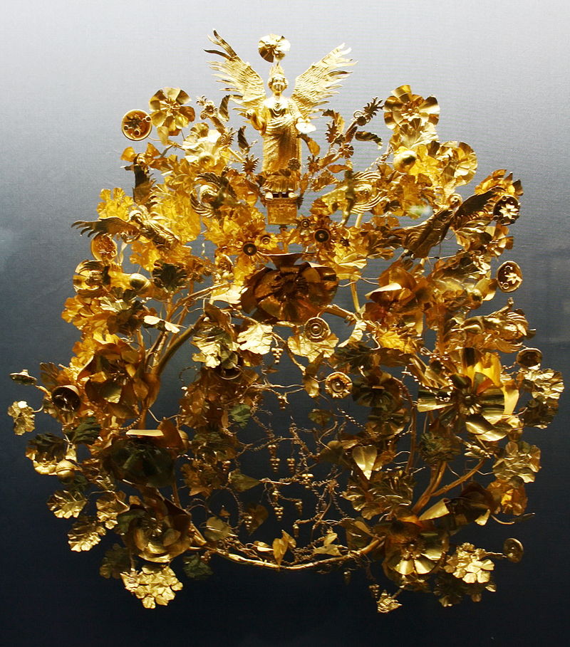 Golden wreath, c. 370-360 BC, from southern Italy.