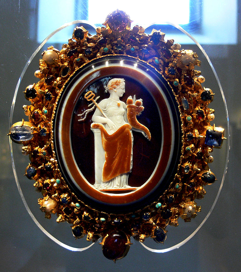 Schaffhausen Onyx. Augustan layered onyx depciting the goddess Pax Augusta.